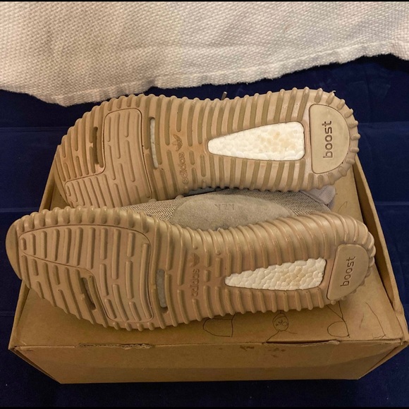 Adidas Yeezy Boost 350 - Picture 8 of 8